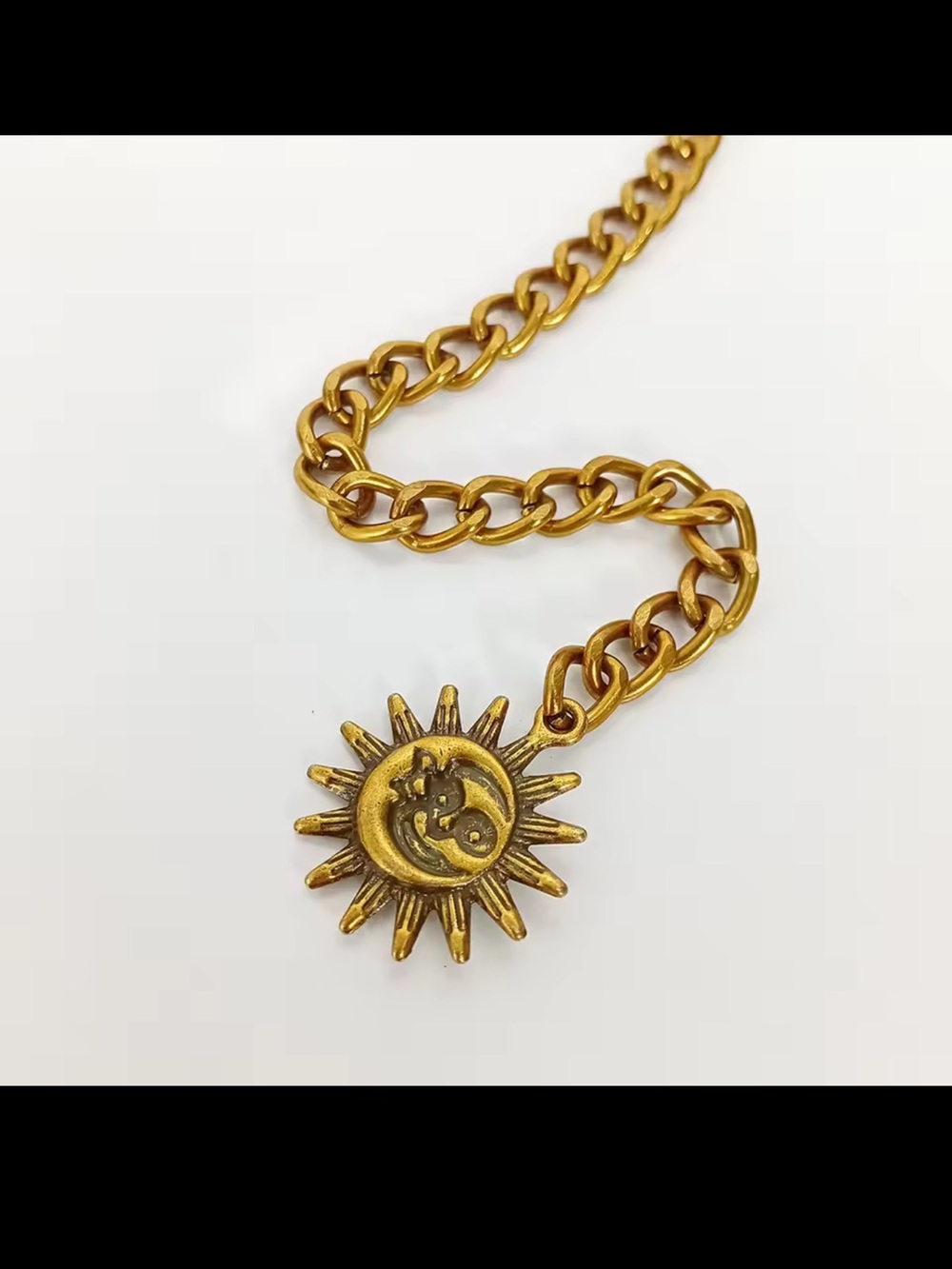 ✨ Celestial Moon & Star Gold Waist Chain / Body Chain ✨ - Picture 2 of 7